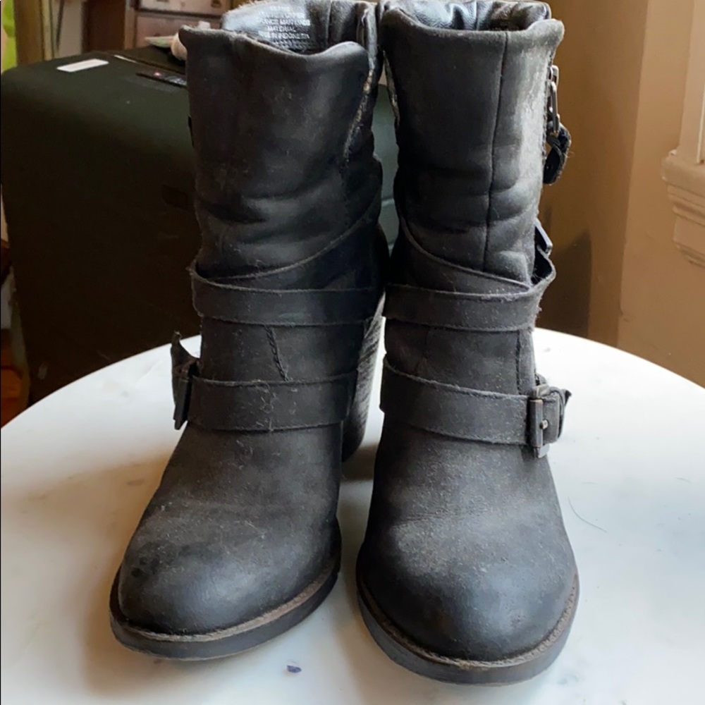 Black Boots